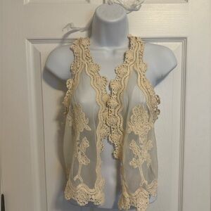 Pinky By Buckle Open Vest Boho Lace Top in Beige
